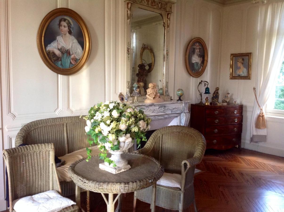 Chateau Du Mont Perreux Saint-Martin-du-Vivier Luaran gambar